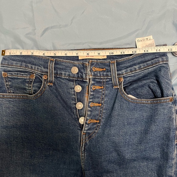 2/$40 Levi’s Mom Jean Button Fly High Rise Blue Denim Jeans Women’s Size 27 - Picture 8 of 9